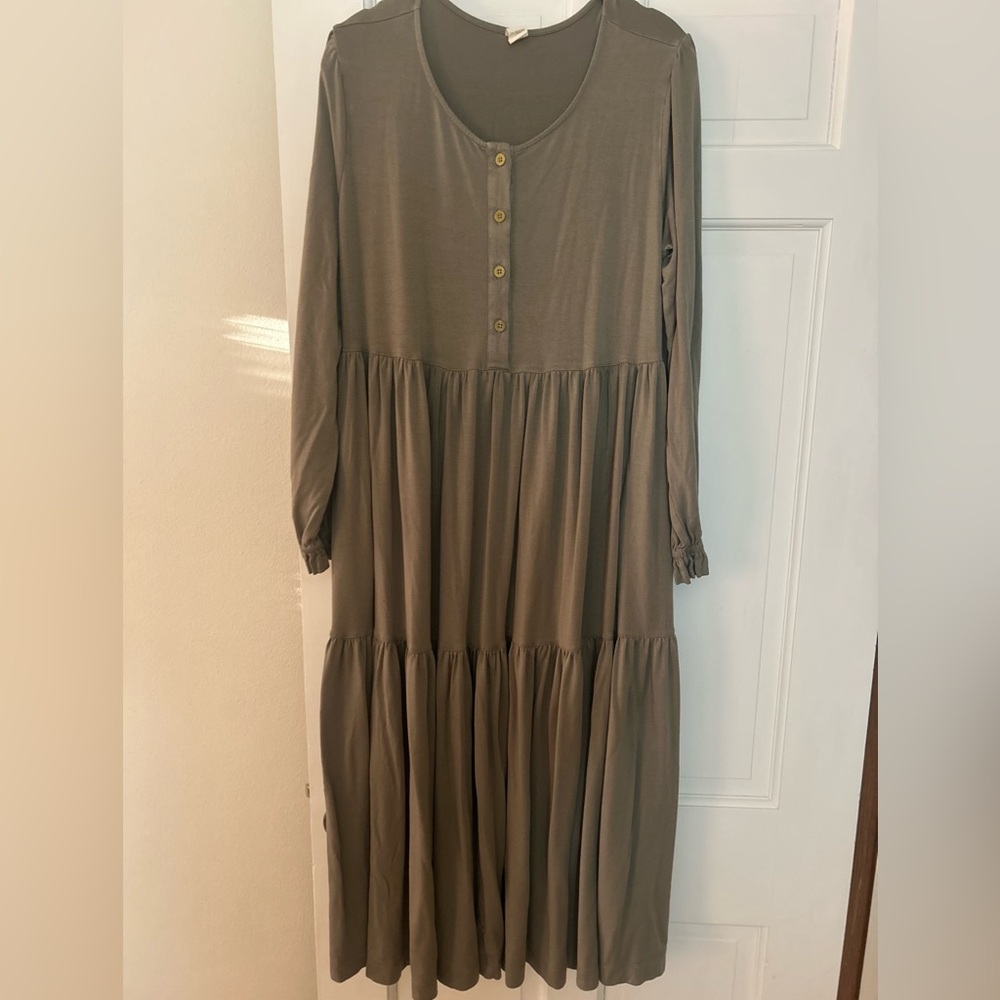 Kate Quinn women’s long sleeve prairie dress. Woods. Size Large.